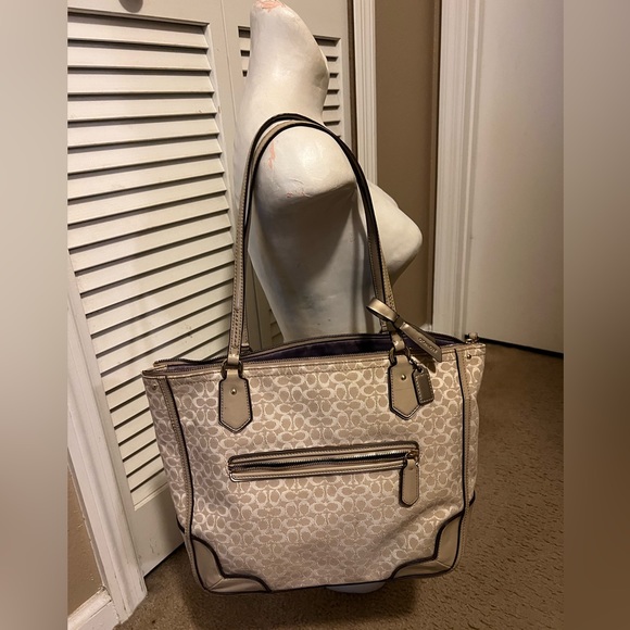 Coach Handbags - Coach tote Purse F1382-26414